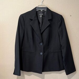 Black fitted blazer by Black label by Evan Picone classic fully lined size 10